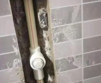 鹰手营卫生间测漏水